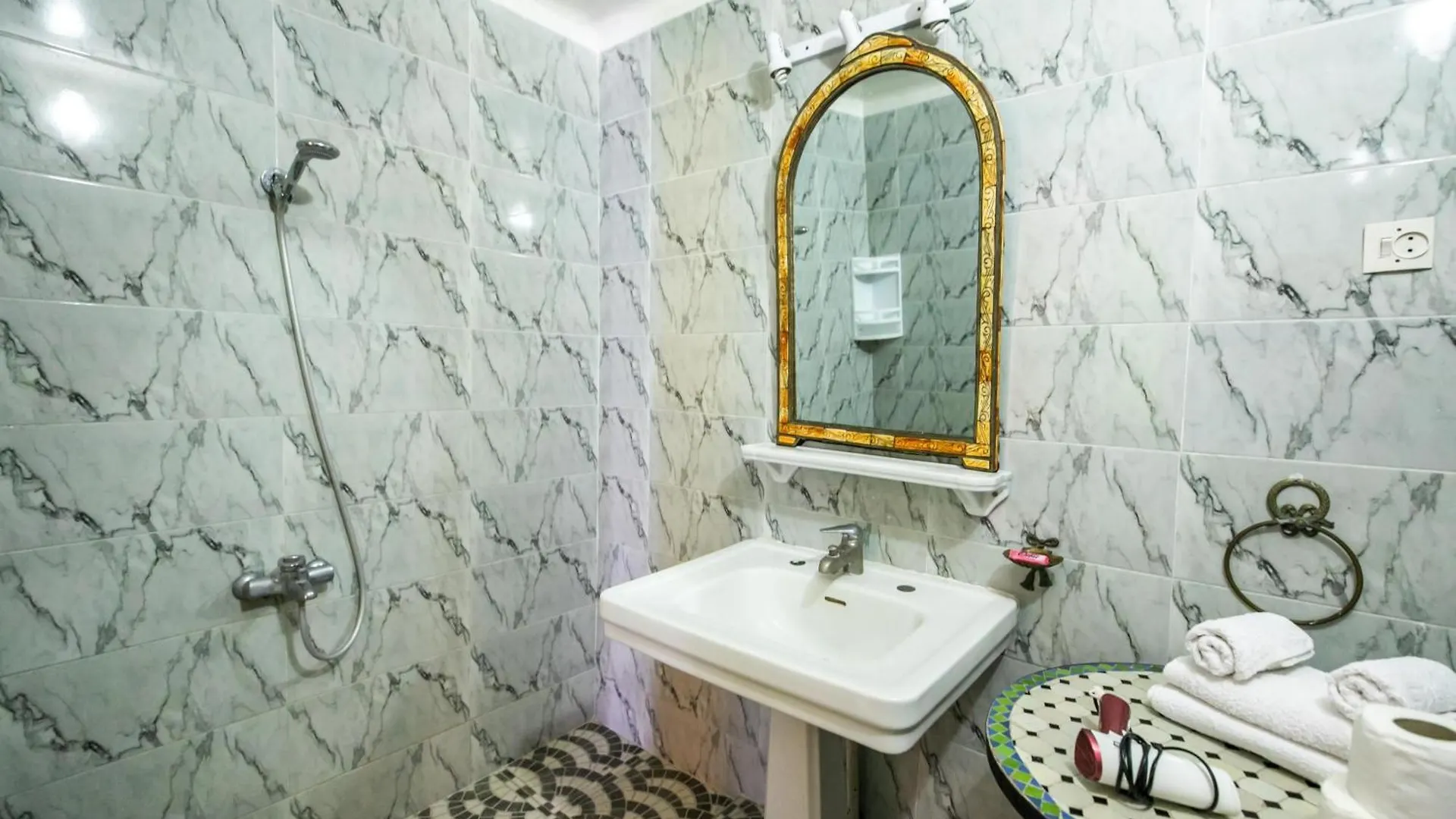 Charming Apartment In Fes El Bali 150M² With Garden