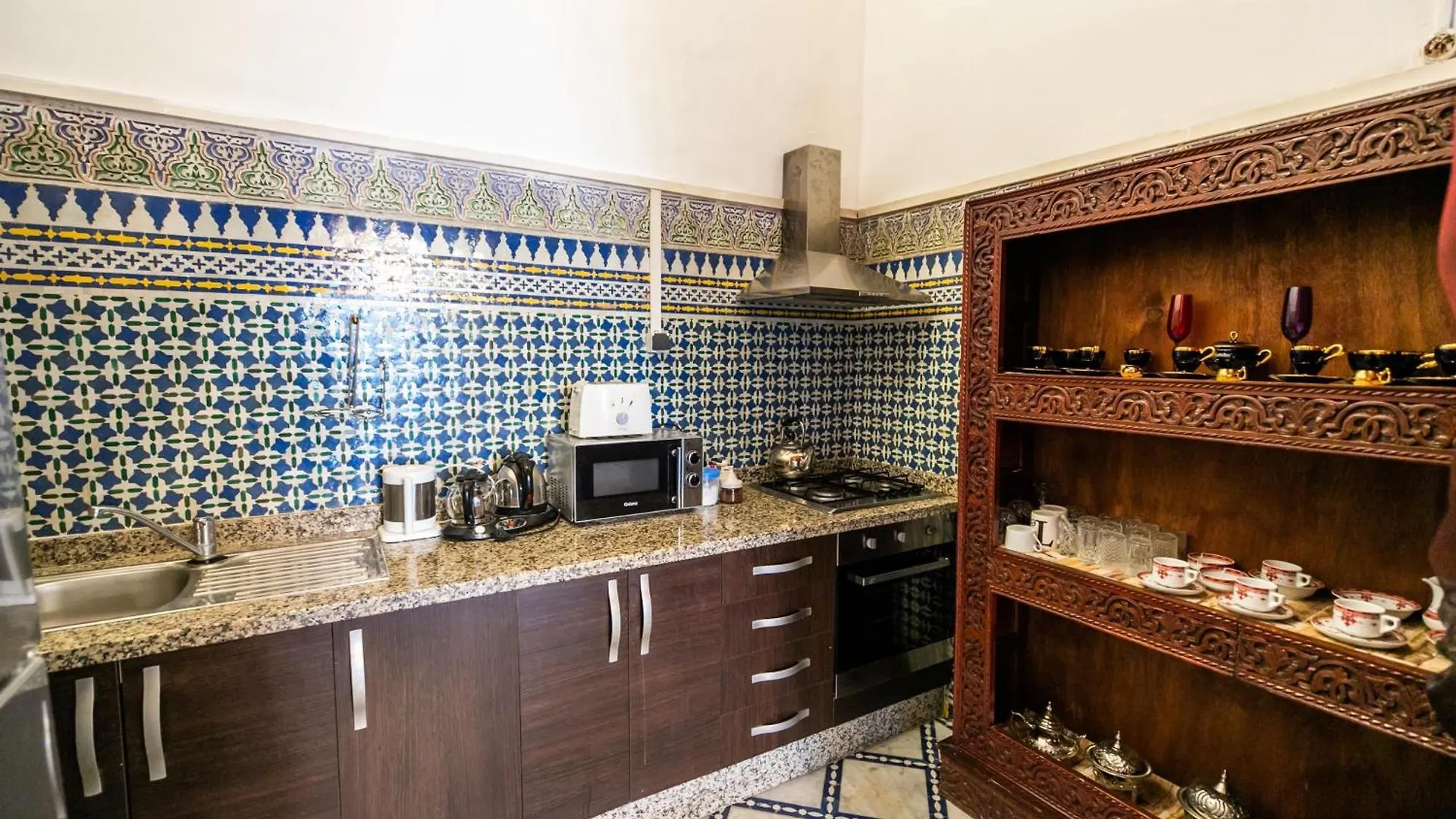 Charming Apartment In Fes El Bali 150M² With Garden 0*,
